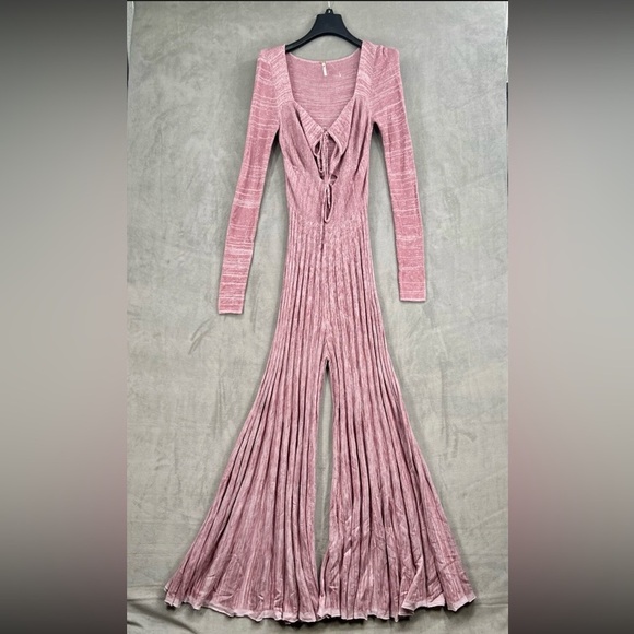 New Free People Lady Luck Ribbed Accordion Knit Jumpsuit - Picture 5 of 8